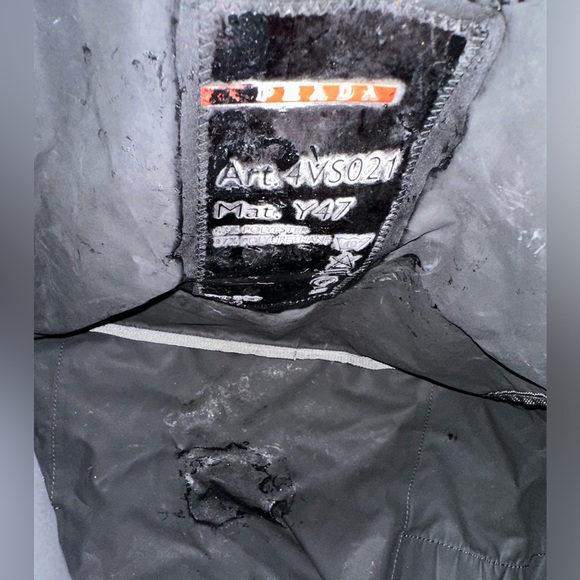 Prada sport duffle comes with authentication card - Picture 10 of 12